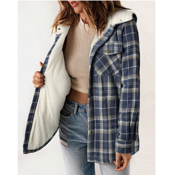 Cozy Plaid Print Teddy Lined Button Jacket Shacket - Picture 2 of 4